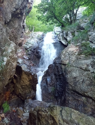 Долен водопад Малка Бъзовица
