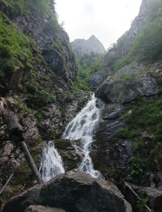 Змийски водопад